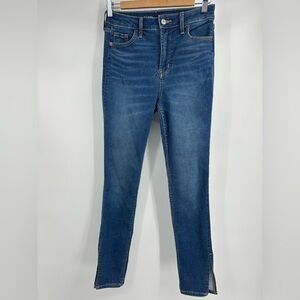 Old Navy Women's Skinny Jeans in Blue